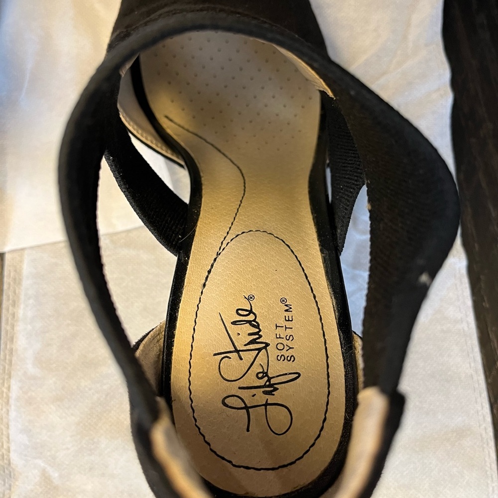 LIKE NEW LIFESTRIDE HEELS, BLACK SIZE 11 - Picture 5 of 7